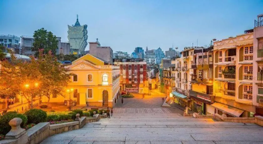 **  Holiday Hotel Macao Kina